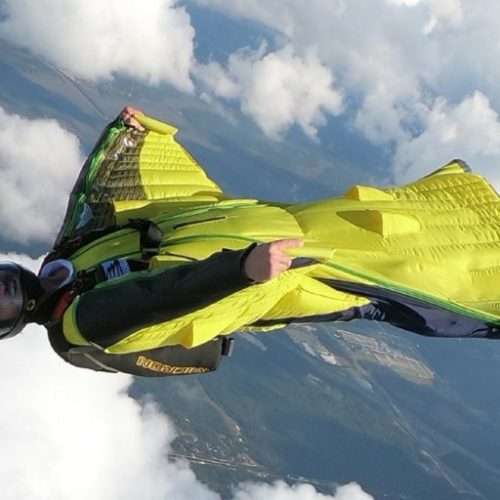 squirrel-suit-wingsuit-rental-swift-3-768x512